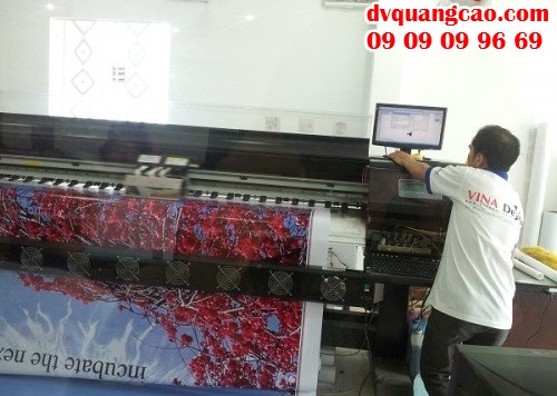 In quảng cáo khổ lớn giới thiệu tour du lịch Nhật Bản